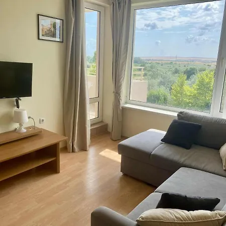 Peaceful, Floor, 2 Bedroom