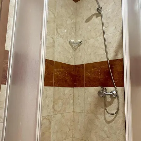 Peaceful, Floor, 2 Bedroom *